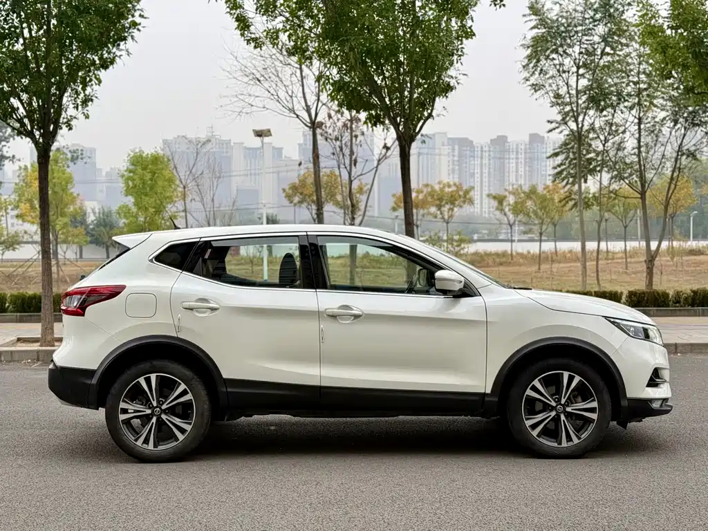 Nissan Qashqai — миниатюра 4