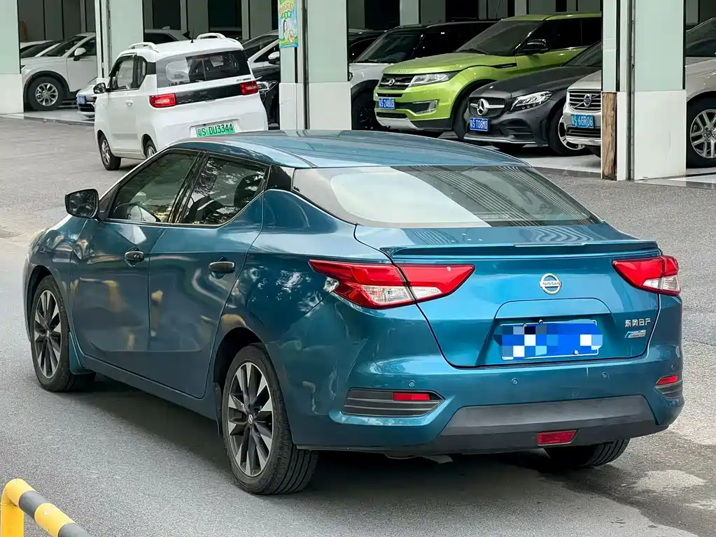 Nissan Bluebird — миниатюра 9