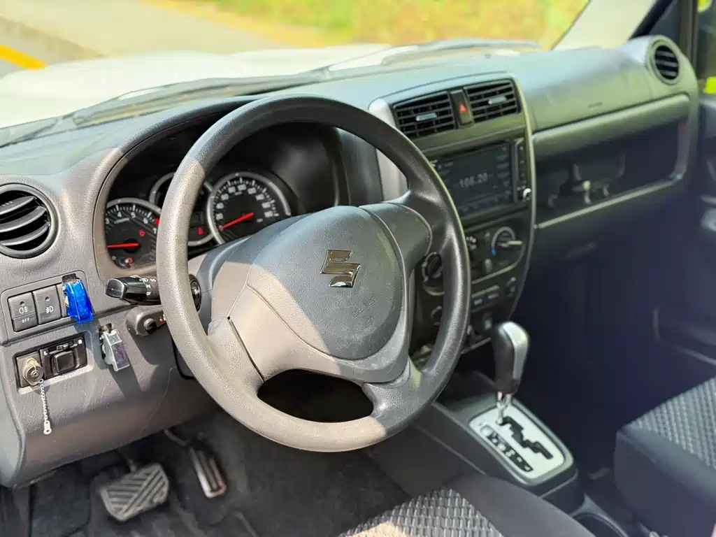 Suzuki Jimny — миниатюра 15