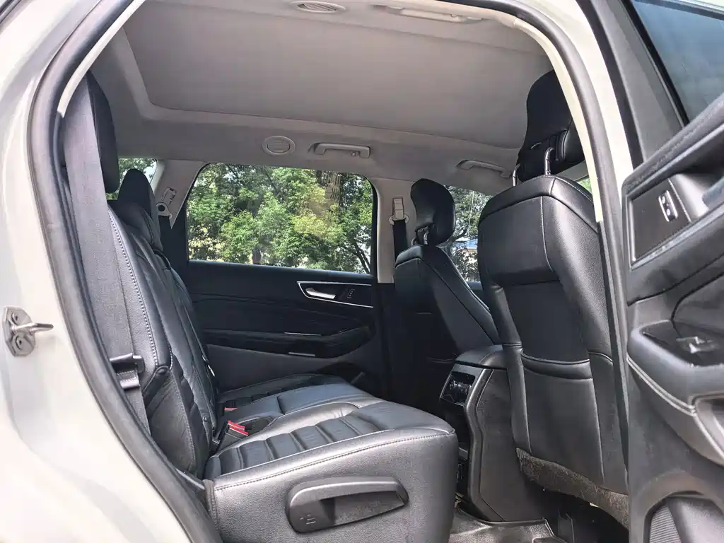 Ford Edge — миниатюра 12