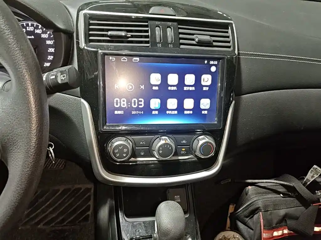 Nissan Tiida — миниатюра 18