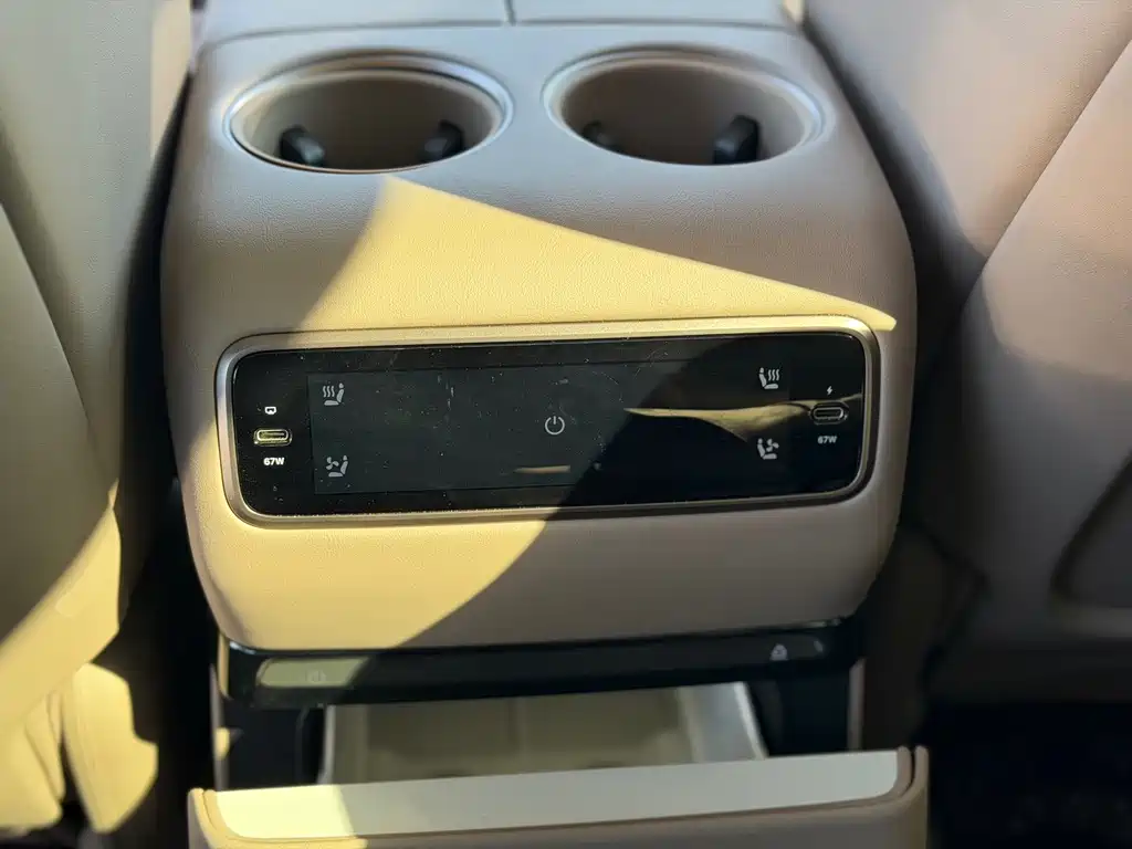 Li Auto Li i8 — миниатюра 8