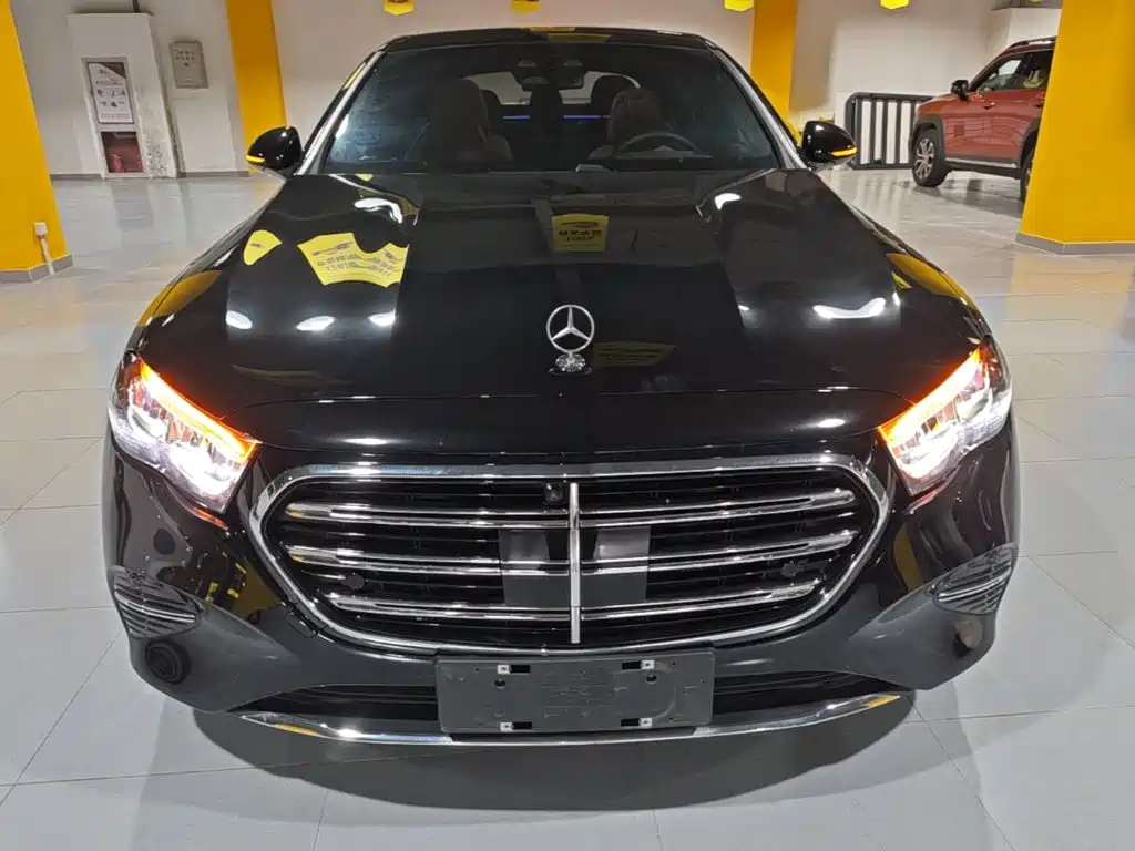 Mercedes-Benz E-Class — миниатюра 3
