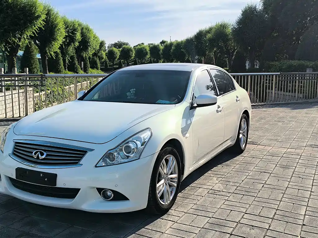 Infiniti G 2012