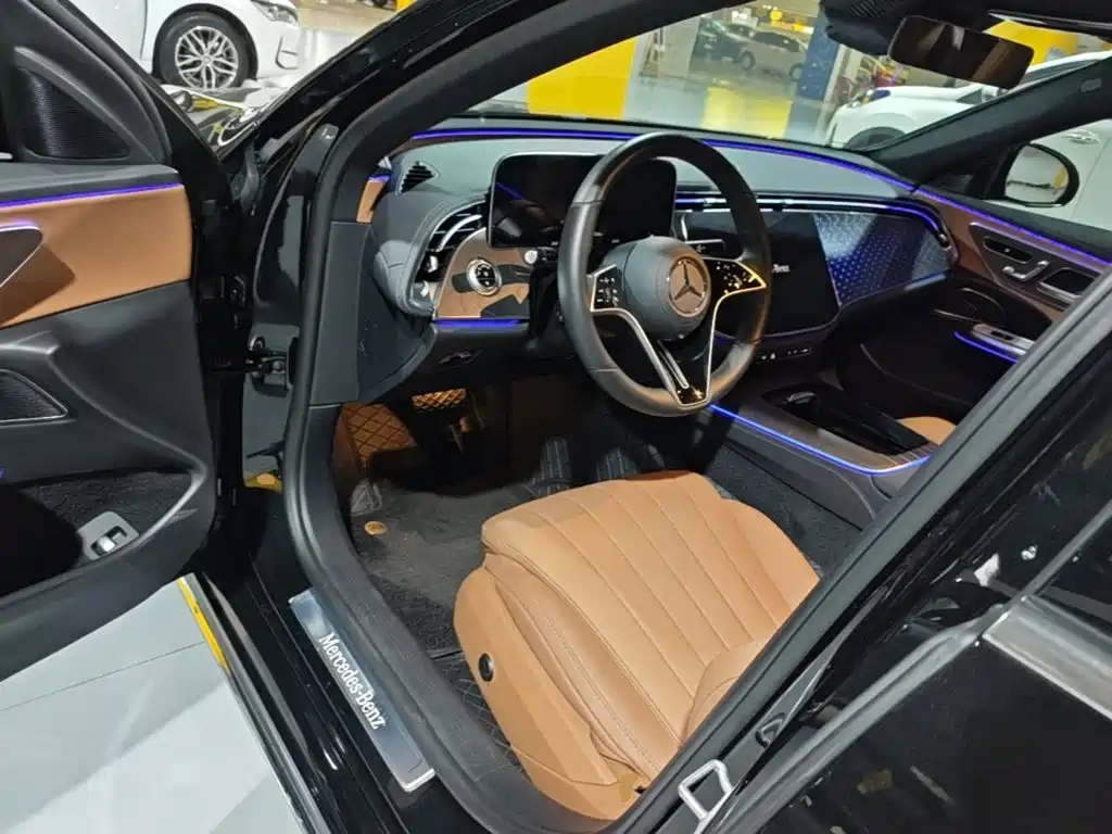 Mercedes-Benz E-Class — миниатюра 16