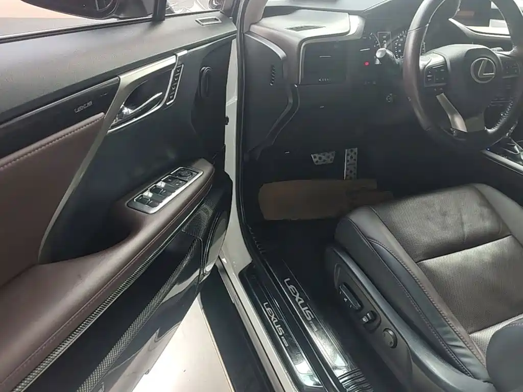 Lexus RX — миниатюра 16