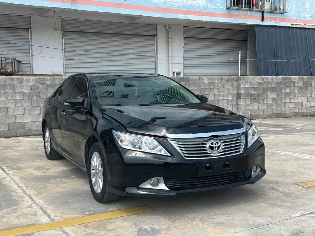 Toyota Camry — миниатюра 2