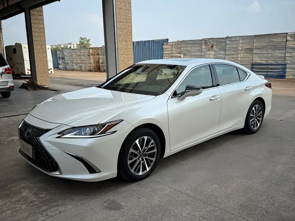 LEXUS  ES