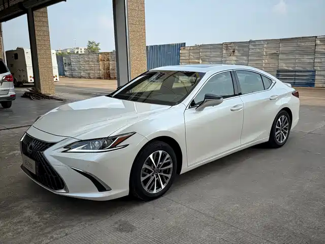 LEXUS  ES 2022