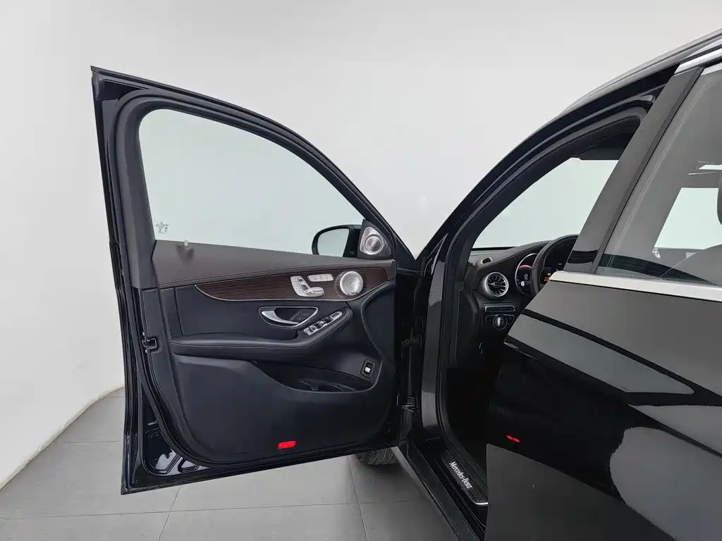 Mercedes-Benz GLC — миниатюра 8