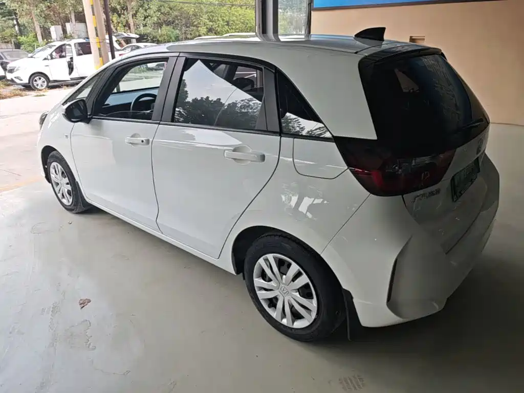 Honda Fit — миниатюра 5