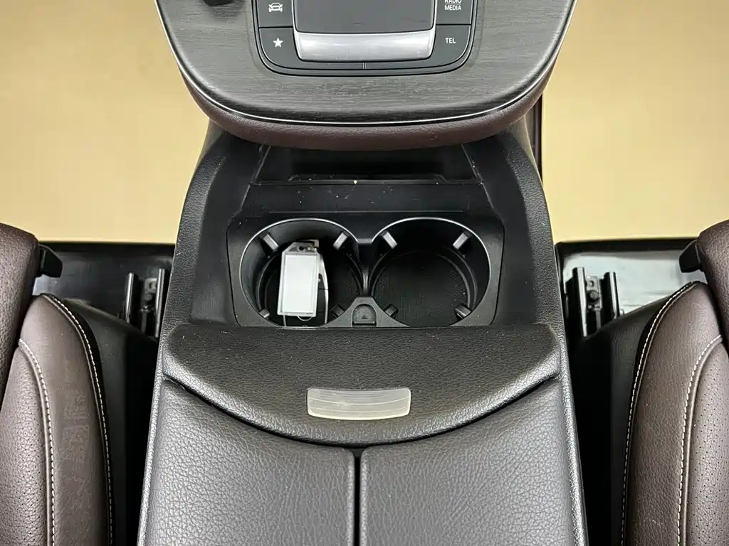 Mercedes-Benz V-Class — миниатюра 27