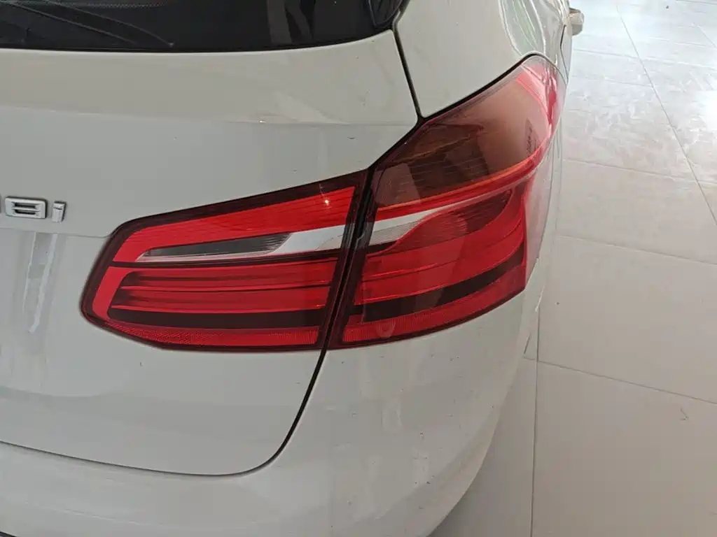 BMW 2 Series Active Tourer (Import) — миниатюра 8