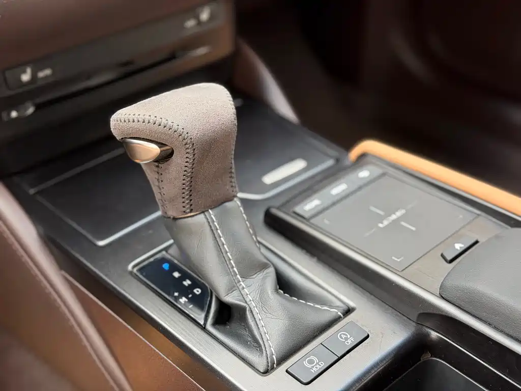 Lexus ES — миниатюра 9