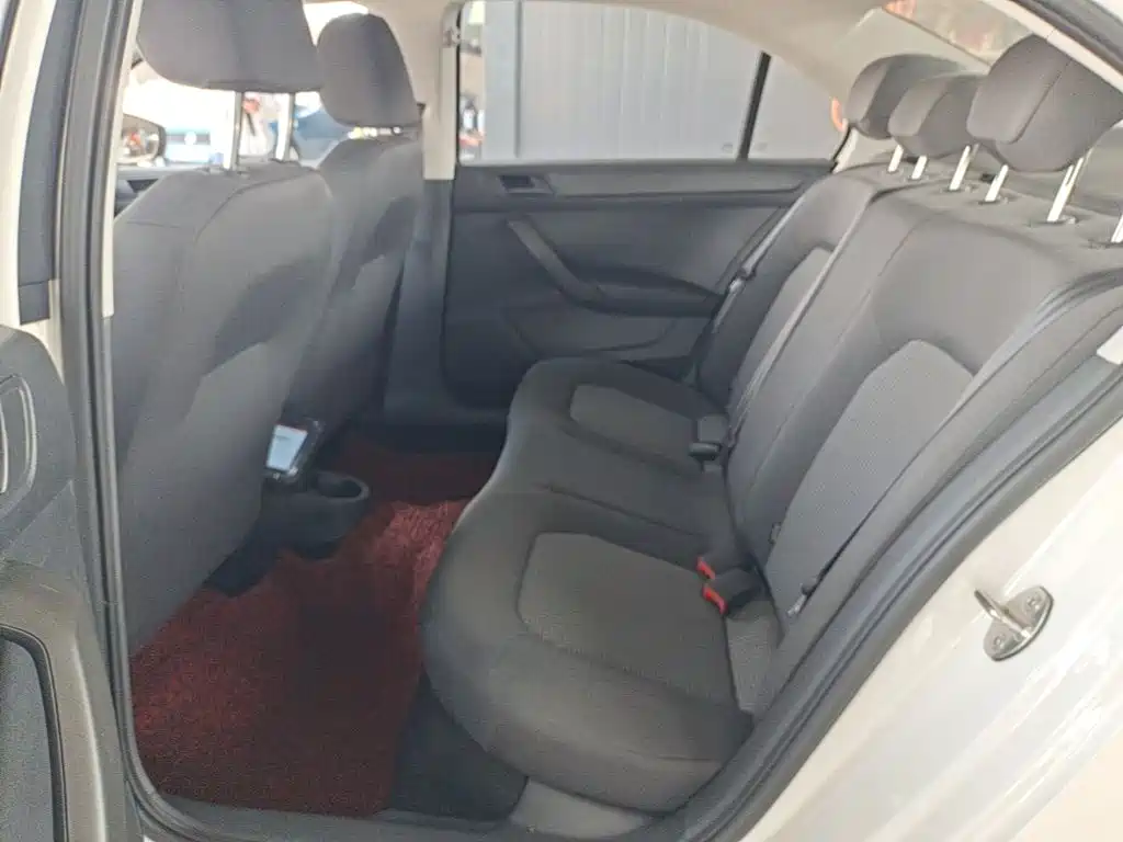 Volkswagen Santana — миниатюра 17