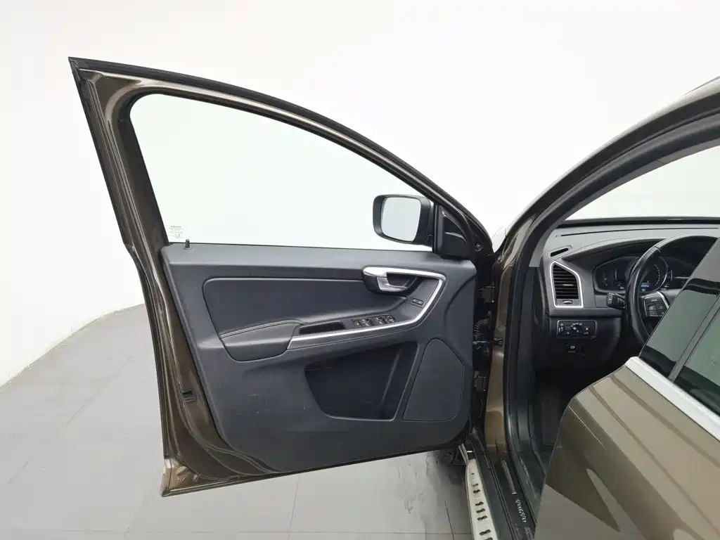 Volvo XC60 (Import) — миниатюра 8