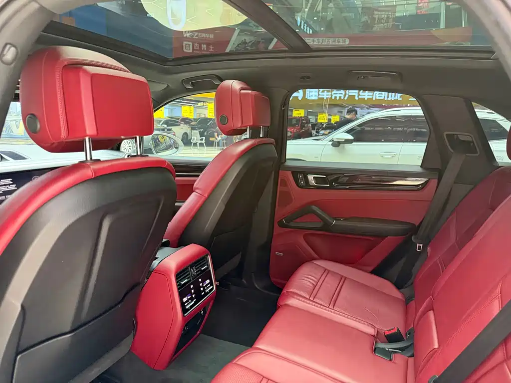 Porsche Cayenne — миниатюра 8