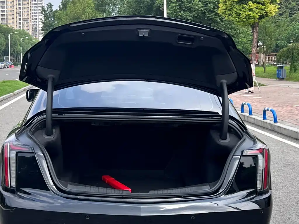 Cadillac CT5 — миниатюра 21
