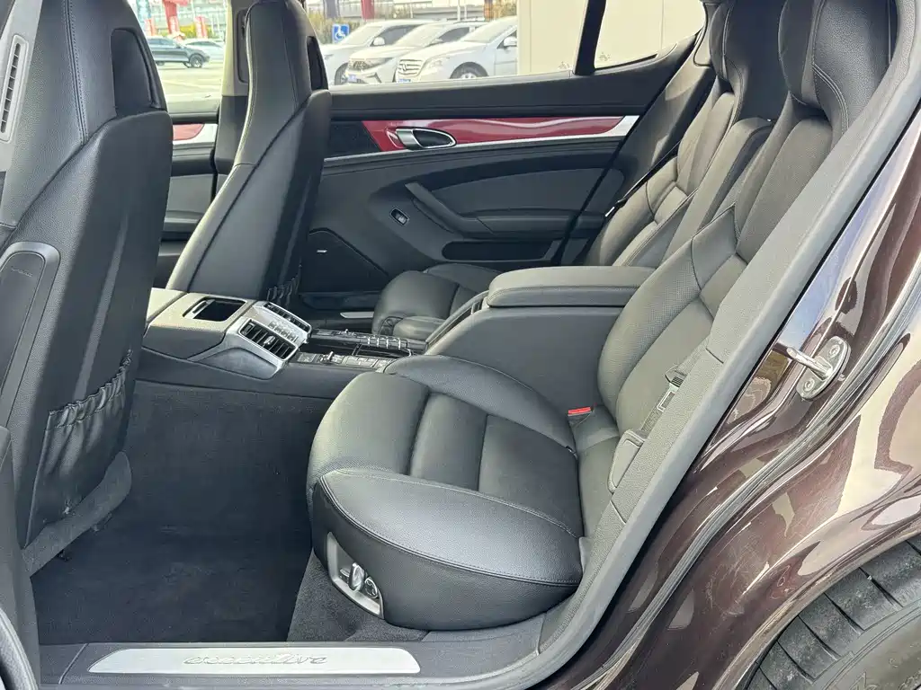 Porsche Panamera — миниатюра 6