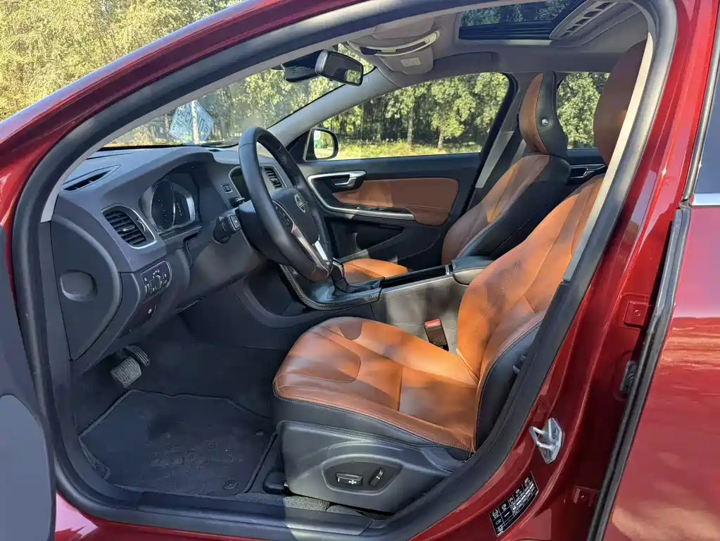 Volvo S60 — миниатюра 4