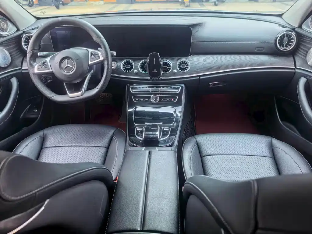 Mercedes-Benz E-Class — миниатюра 6