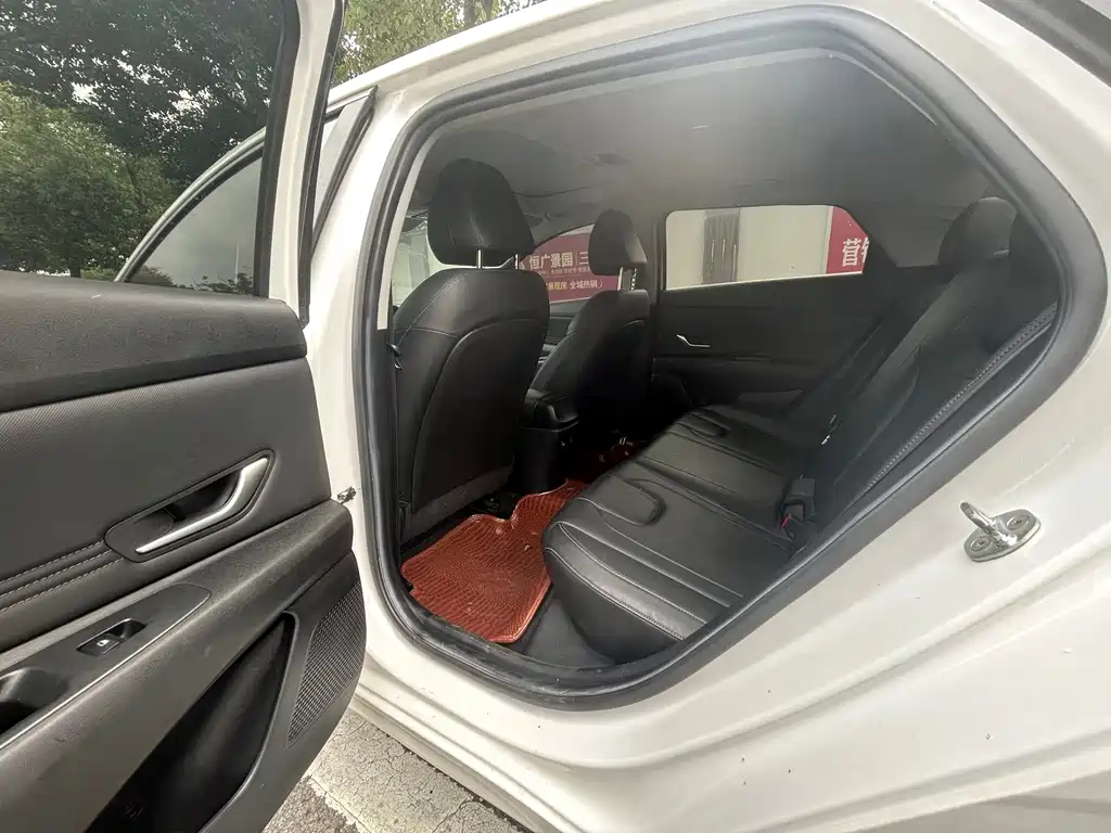 Hyundai Elantra — миниатюра 4
