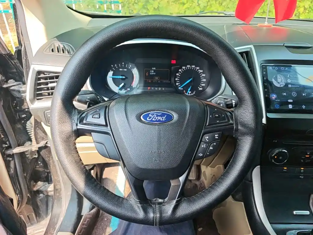 Ford Edge — миниатюра 11