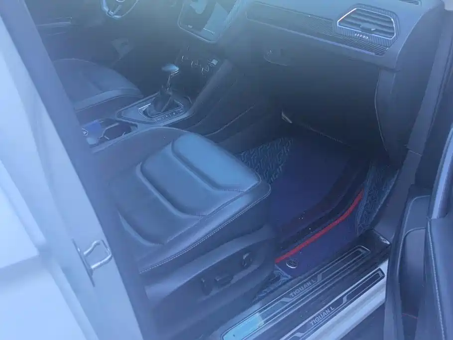 Volkswagen Tiguan L — миниатюра 8