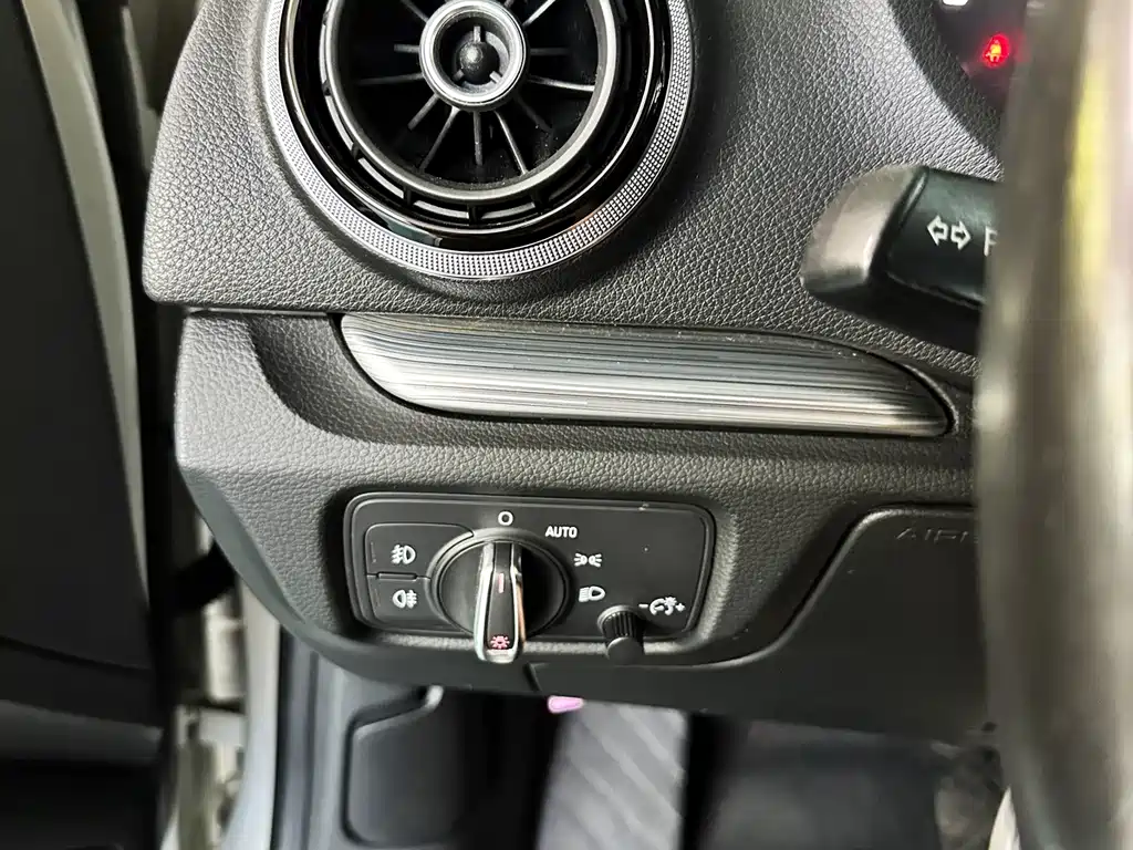 Audi A3 (Import) — миниатюра 12