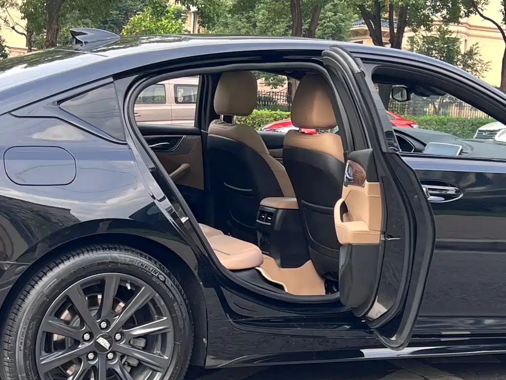 Cadillac CT5 — миниатюра 24