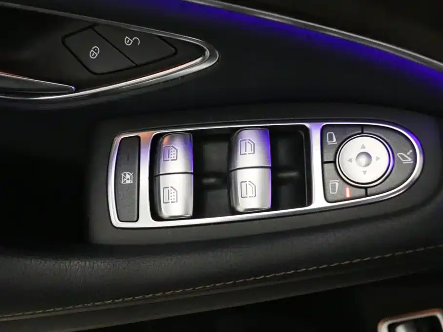 Mercedes-Benz S-Class — миниатюра 14