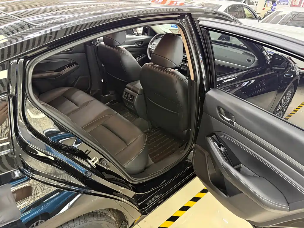 Nissan Teana — миниатюра 16