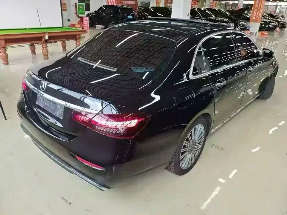 Mercedes-Benz E-Class — миниатюра 5