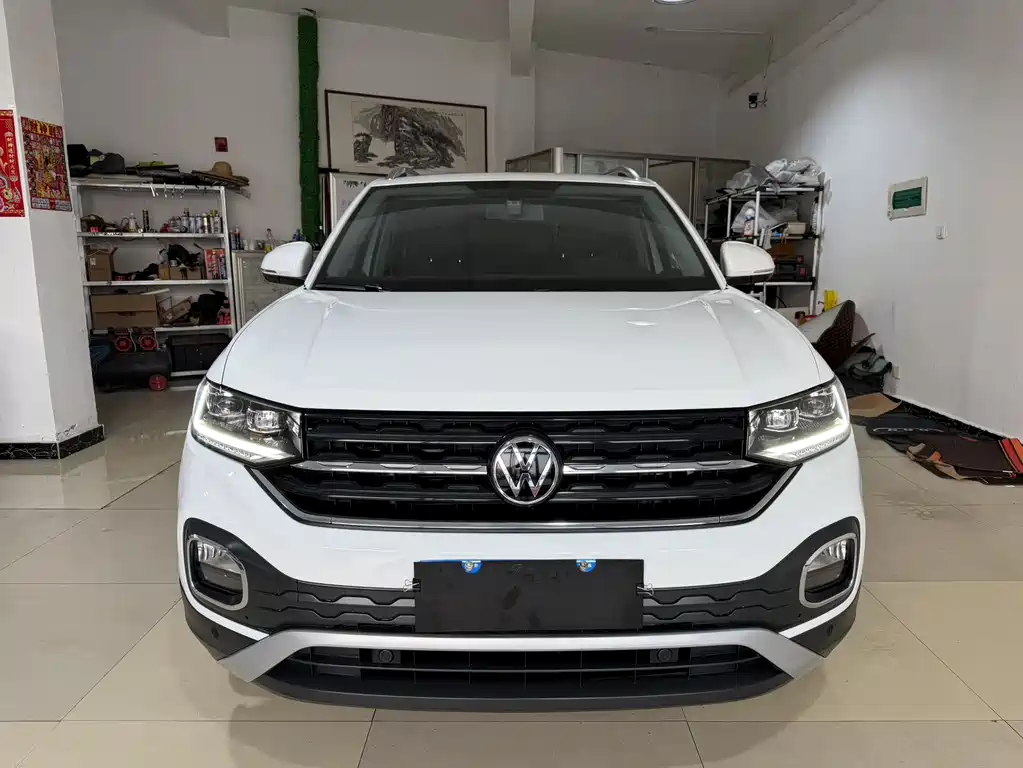 VOLKSWAGEN EXPLORING THE SHADOW