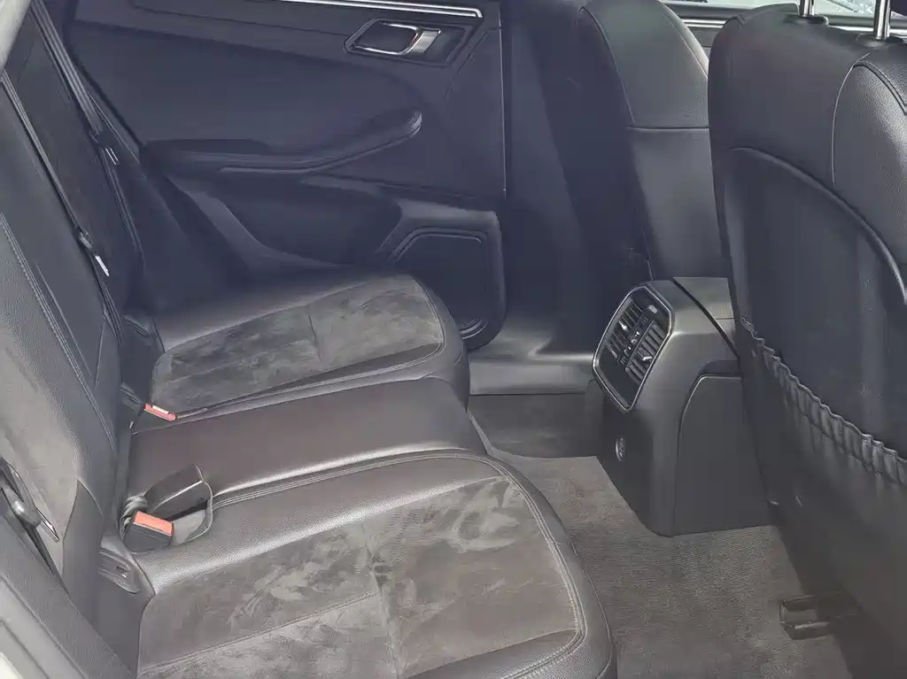 Porsche Macan — миниатюра 20