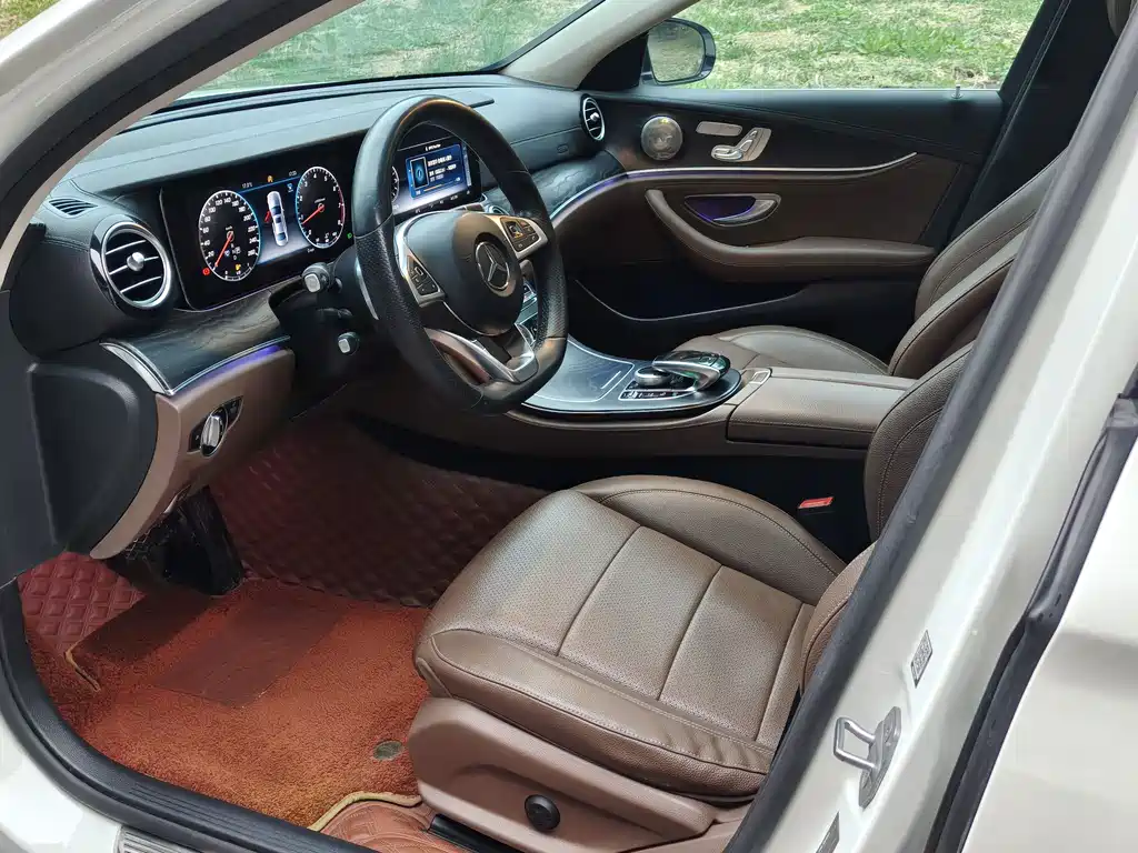Mercedes-Benz E-Class — миниатюра 10