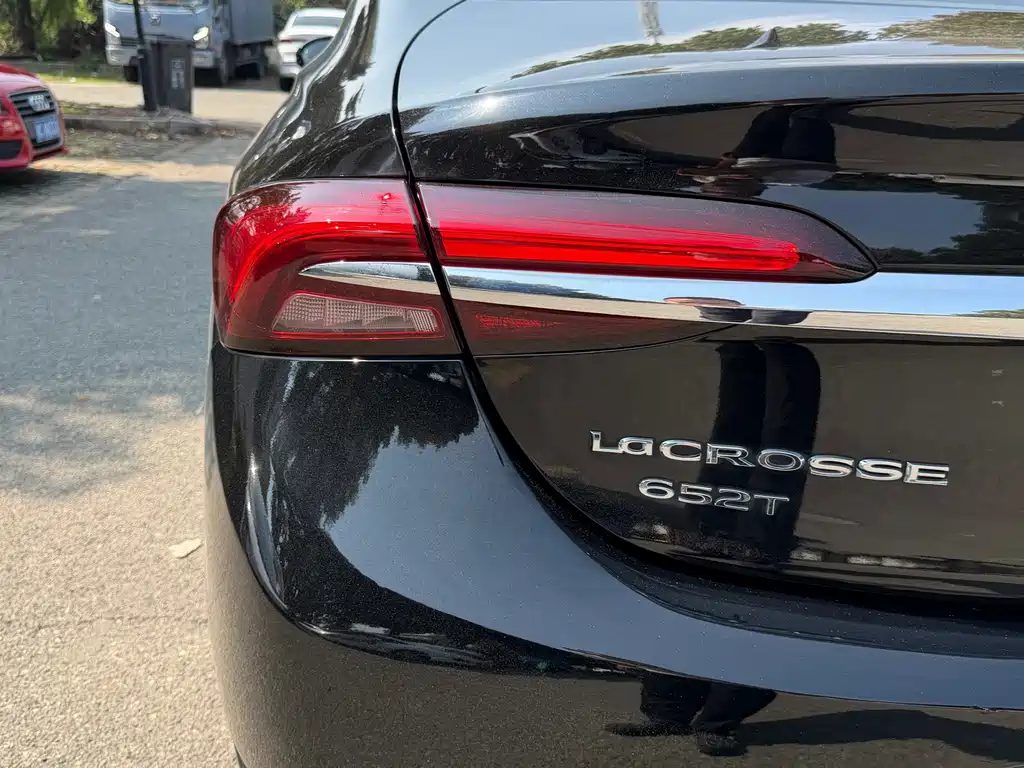 Buick LaCrosse — миниатюра 21