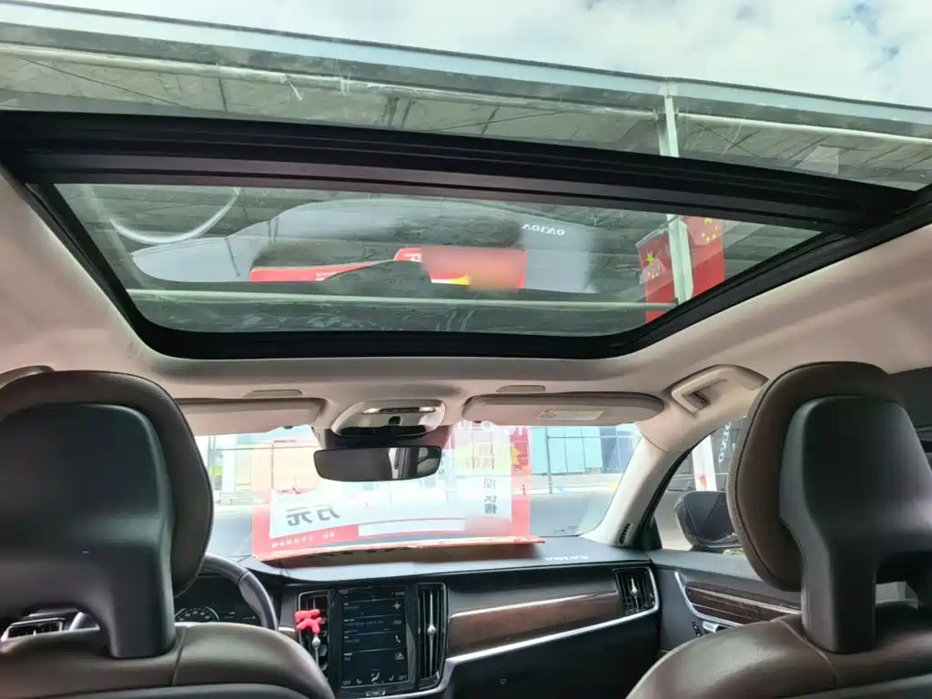 Volvo S90 — миниатюра 18