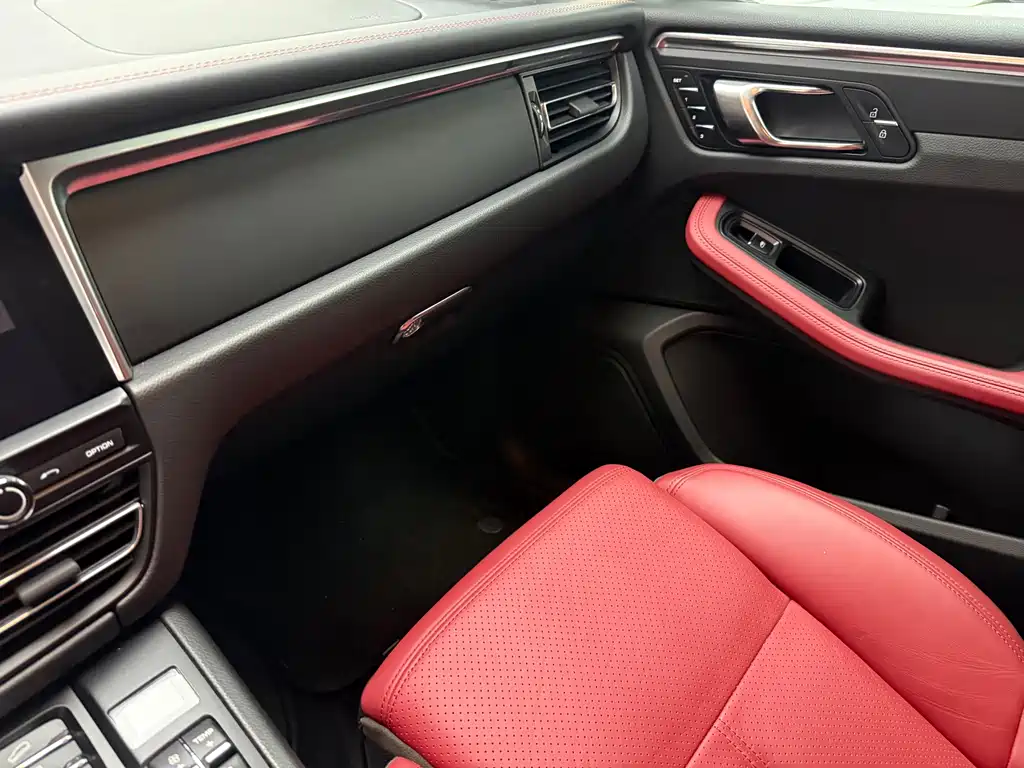 Porsche Macan — миниатюра 10