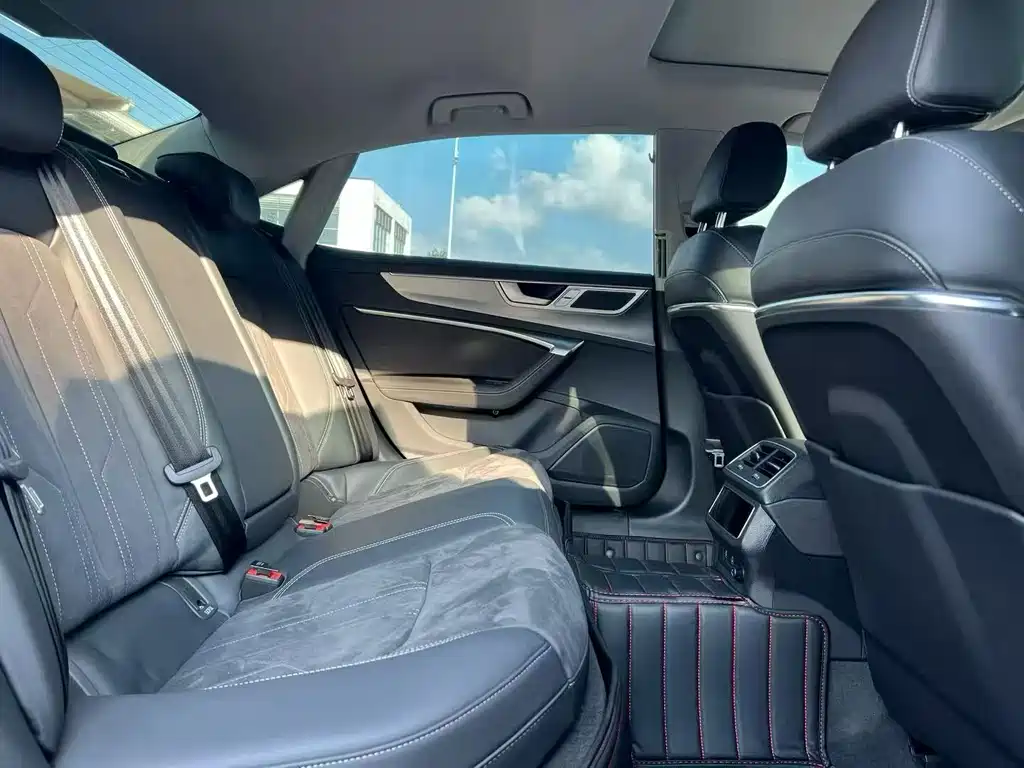 Audi A7L — миниатюра 6