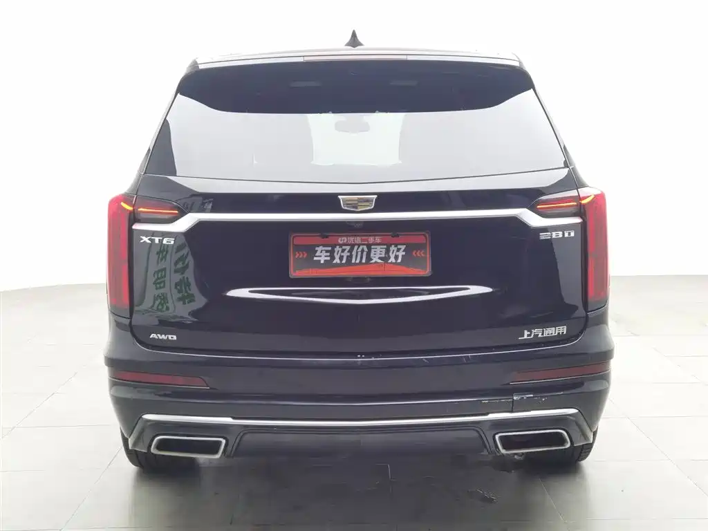 CADILLAC XT6