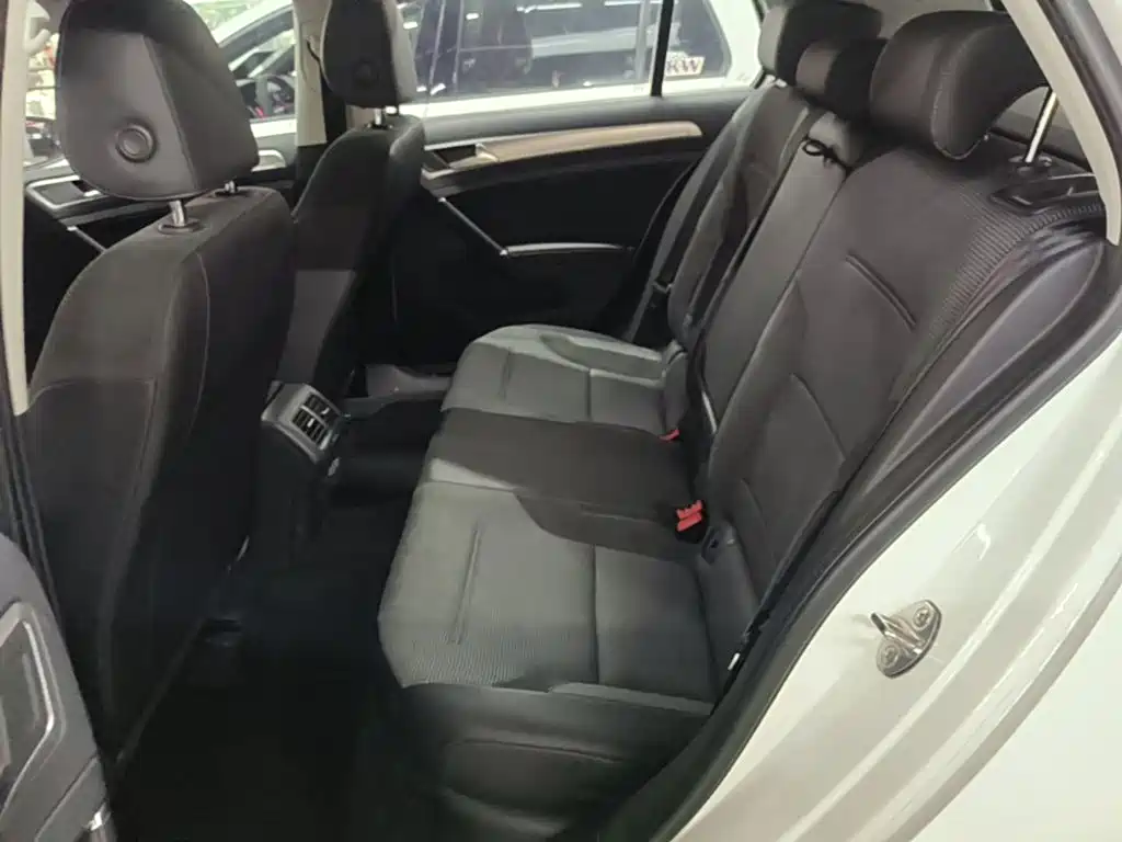 Volkswagen Golf — миниатюра 17