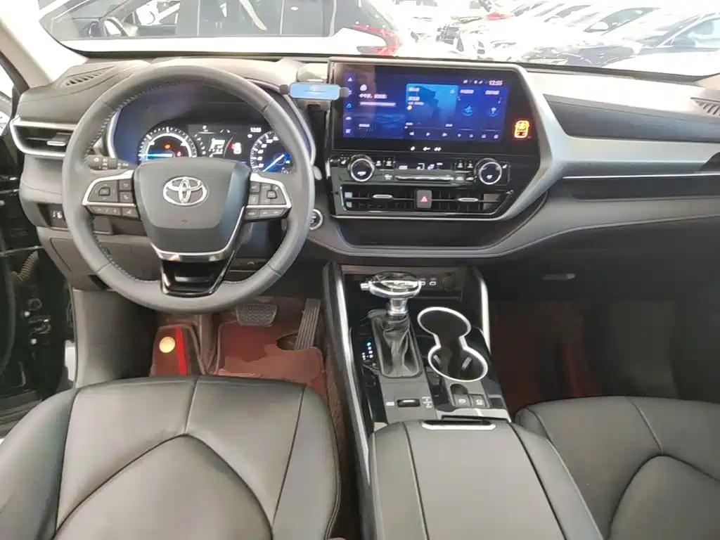 Toyota Highlander — миниатюра 10