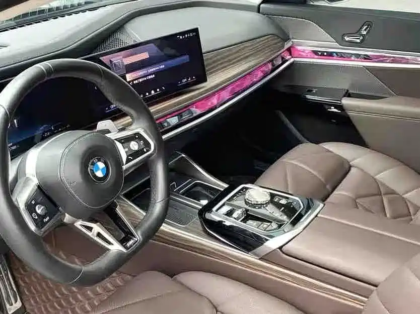 BMW 7 Series — миниатюра 4