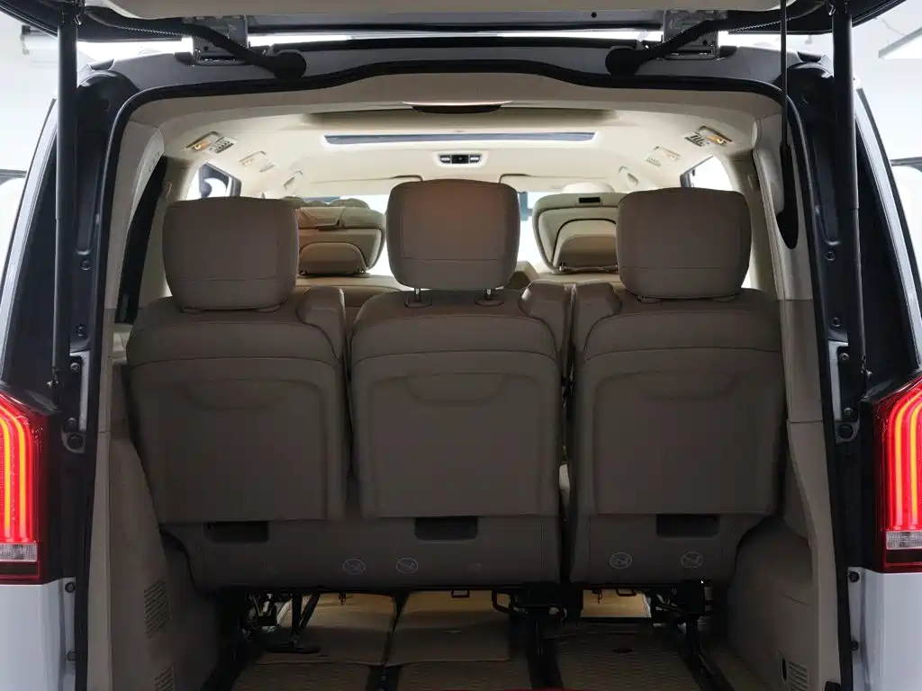 Mercedes-Benz V-Class — миниатюра 10