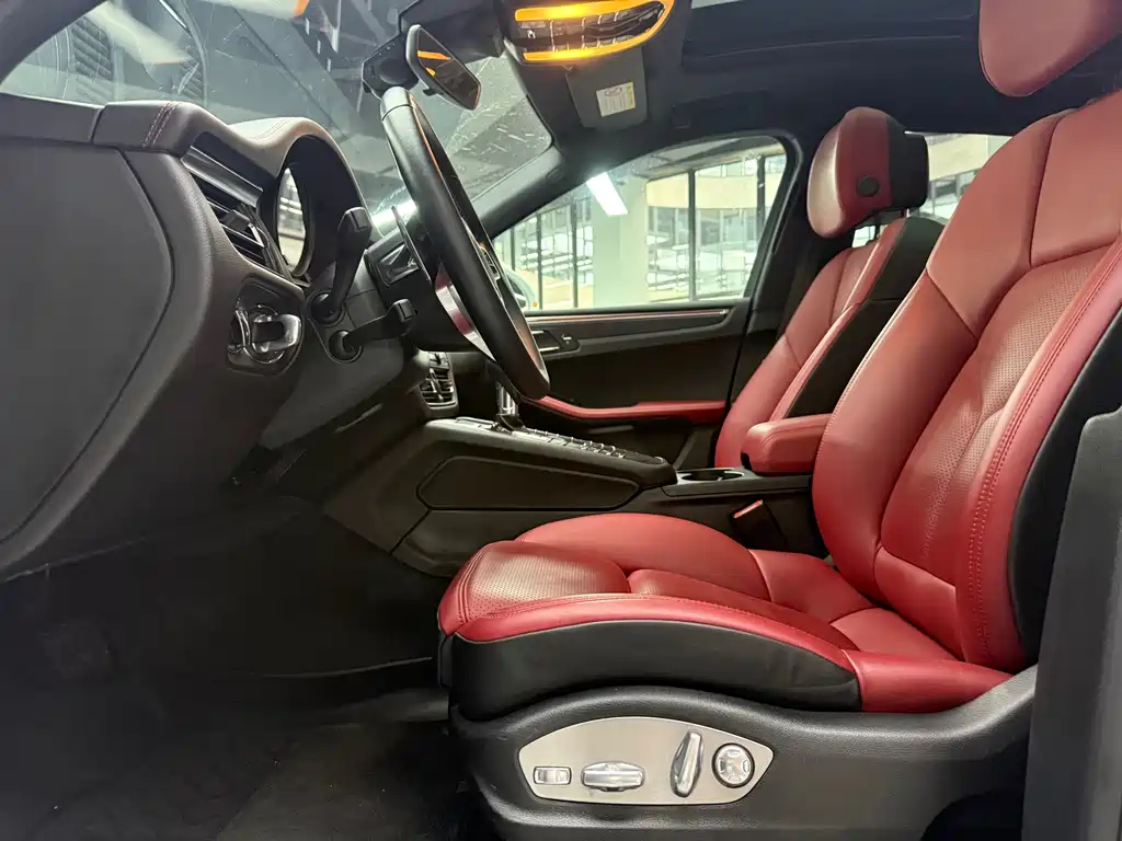 Porsche Macan — миниатюра 5