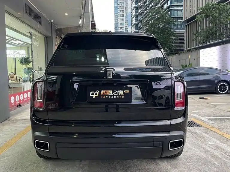 Rolls-Royce Cullinan — миниатюра 7