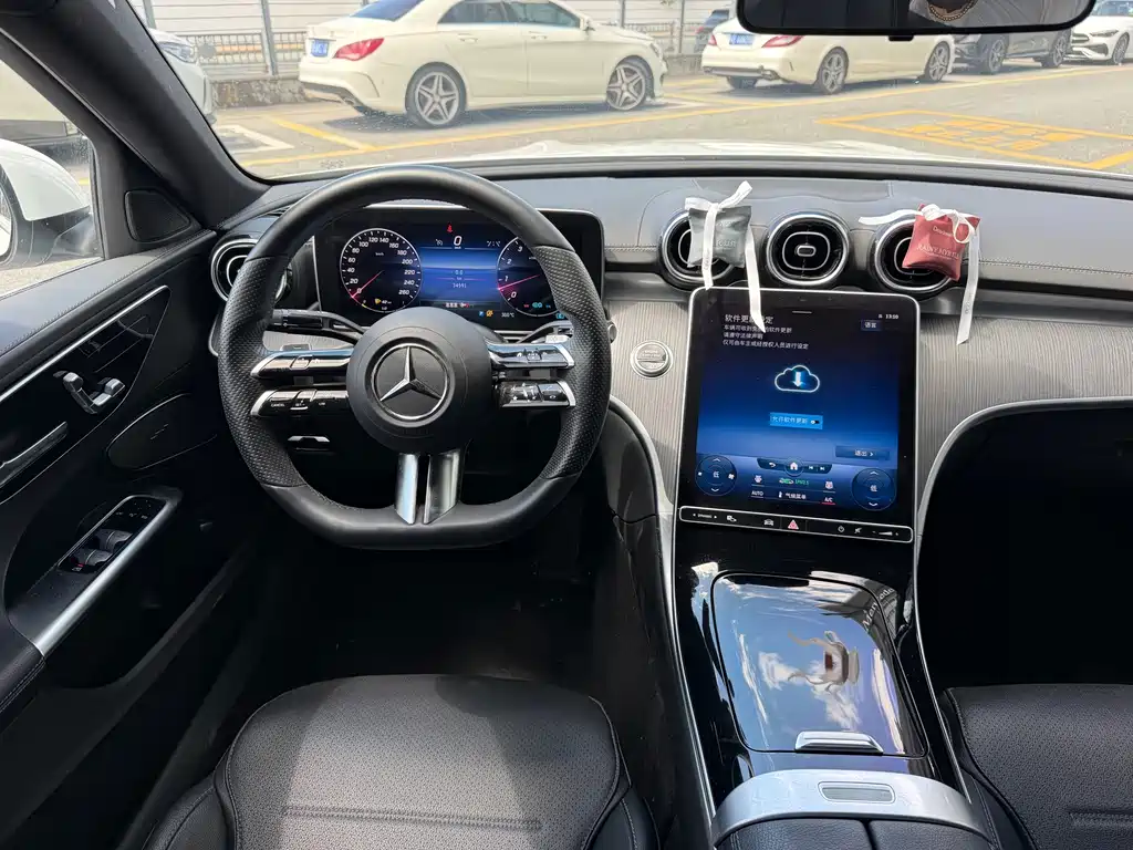 Mercedes-Benz C-Class — миниатюра 10