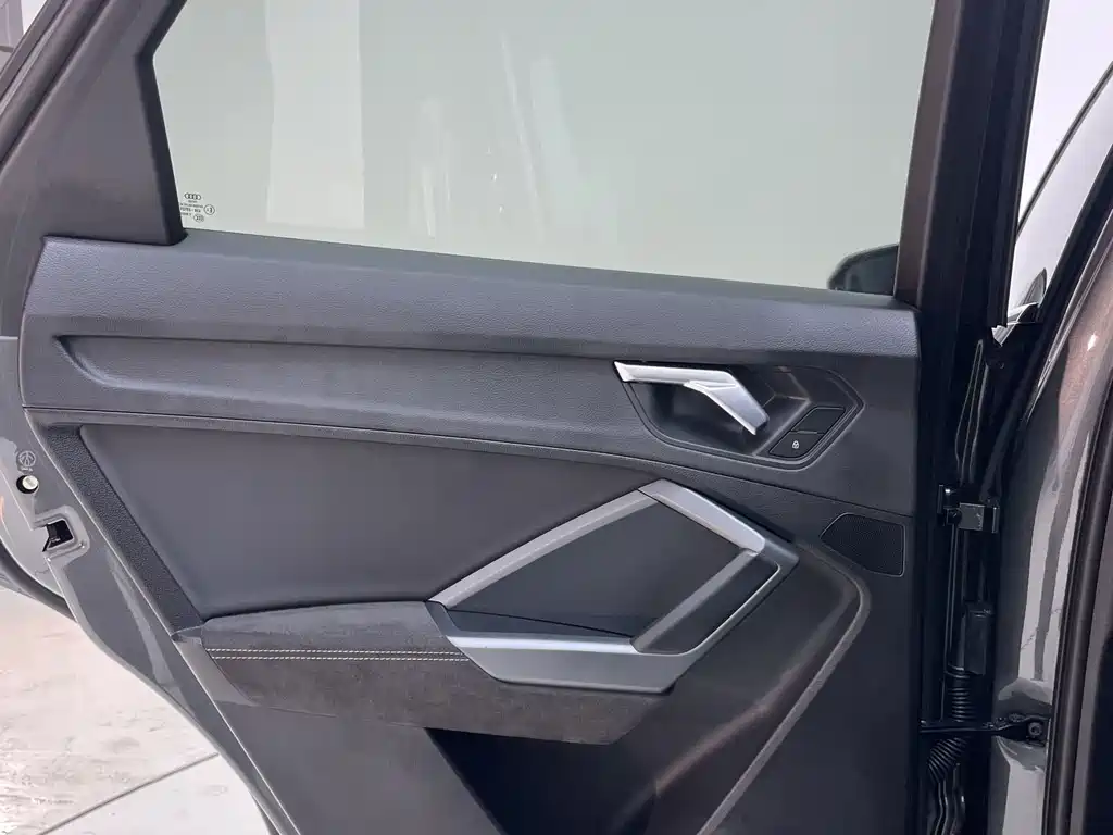 Audi Q3 Sportback — миниатюра 13