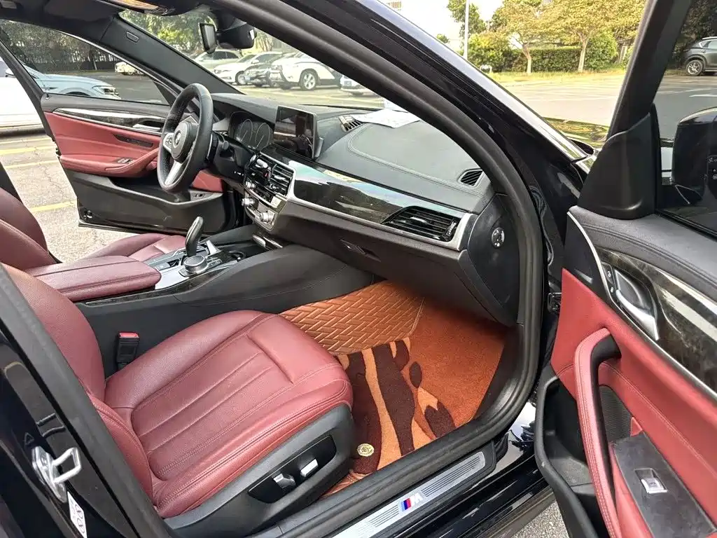 BMW 5 Series — миниатюра 13